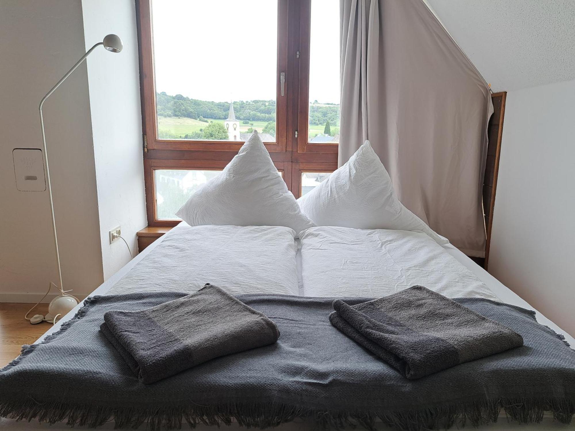 Haus Mit Idyllischem Seeblick Schalkenmehren Esterno foto